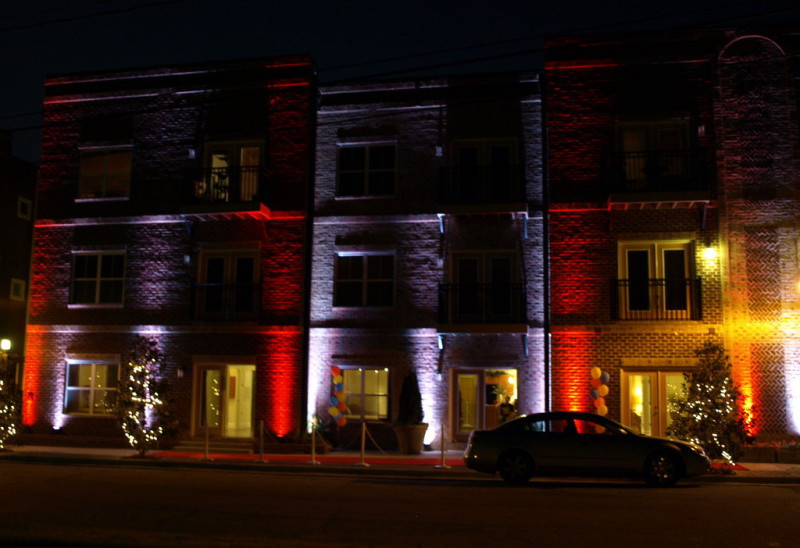 Uplighting a building